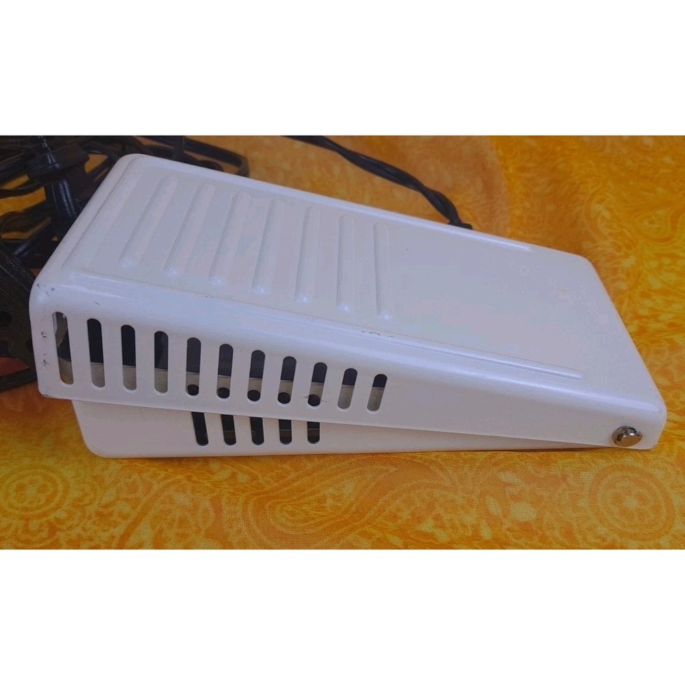 Brother Sewing Machine Controller Foot Pedal 1.0A Model M 3-Prong 331-21 #157463 - Picture 2 of 9
